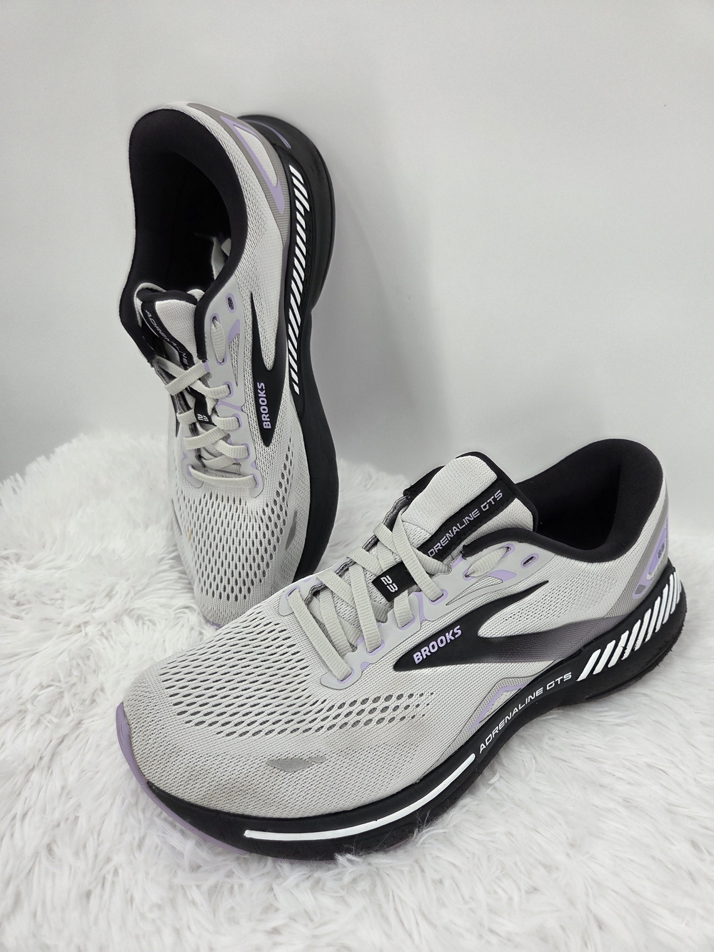 Brooks Adrenaline GTS 23 Women’s Size 10.5 Gray Purple Running Sneakers B Width